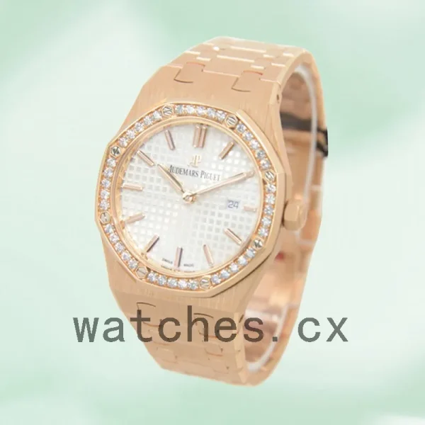 Audemars Piguet Royal Oak 67651OR.ZZ.1261OR.01 42mm Men's Quartz - Image 3