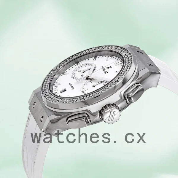 Hublot Classic Fusion 541.NE.2010.LR.1104 Men 42mm Leather Strap - Image 3