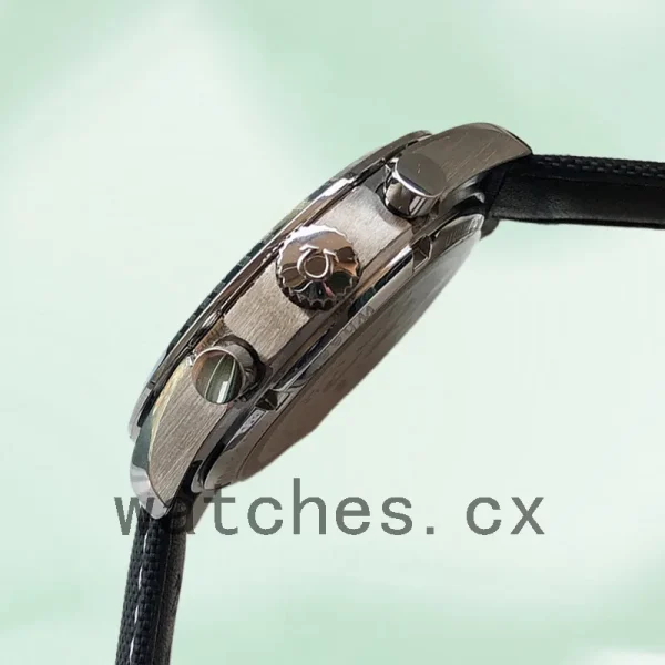 Omega Speedmaster Men 311.32.42.30.04.003 41mm Quartz Silver-tone - Image 3