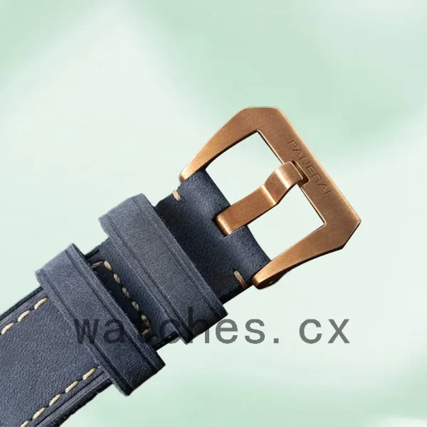 Panerai Submersible 47mm Men's PAM01074 Leather Strap - Image 4