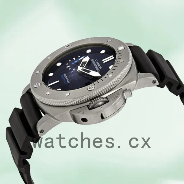 Panerai Luminor Submersible PAM00692 Men's 47mm Automatic Silver-tone - Image 3