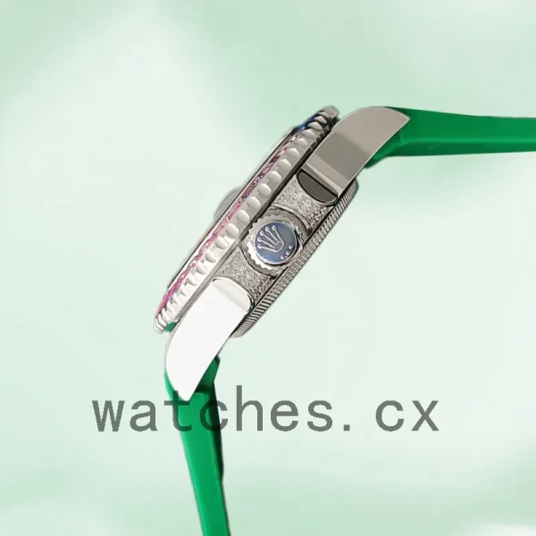 Rolex Submariner 116610 40mm Men's Green Dial - Image 3